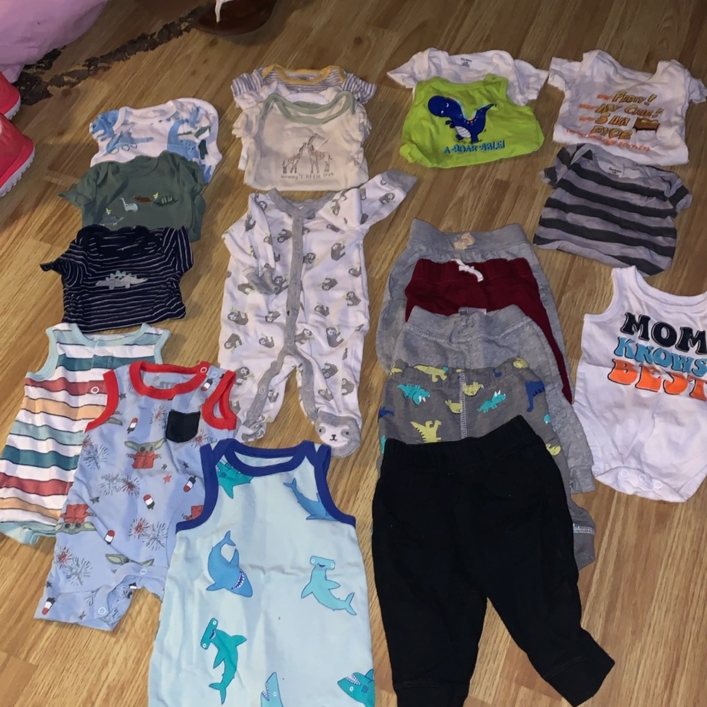 Bundle of baby clothes. Newborn-3 months